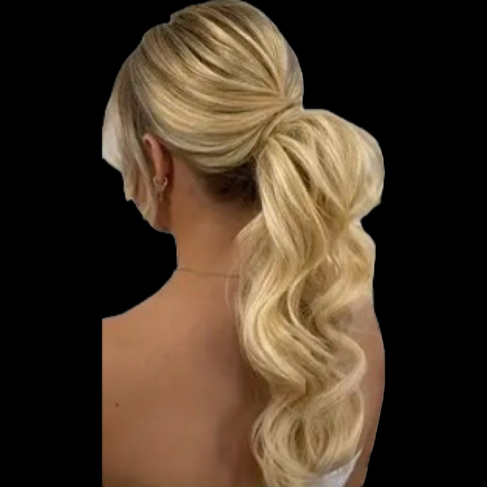Elegant 14” Blonde Pony Hair Extension with Voluminous Curly Waves